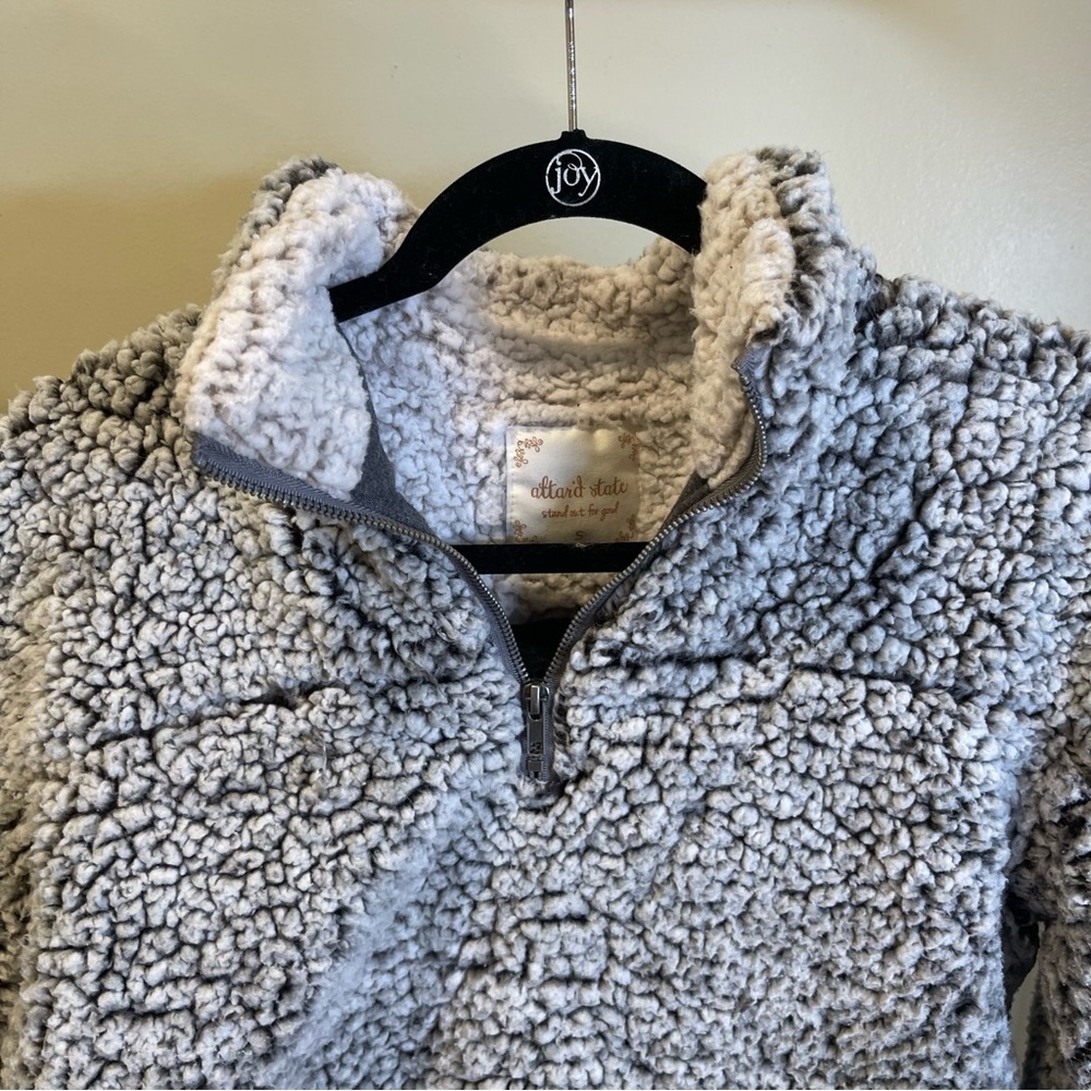 Fuzzy quarter zip. Altar’d state size small.